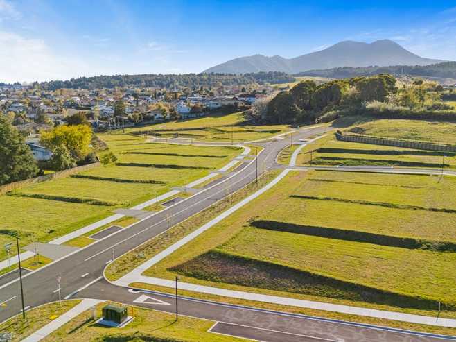 Lot 32 and Saddleback Drive, Richmond Heights