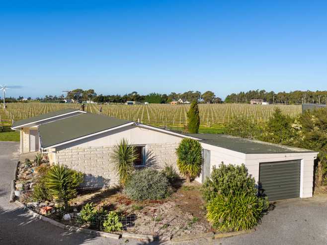 687 Dillons Point Road, Blenheim