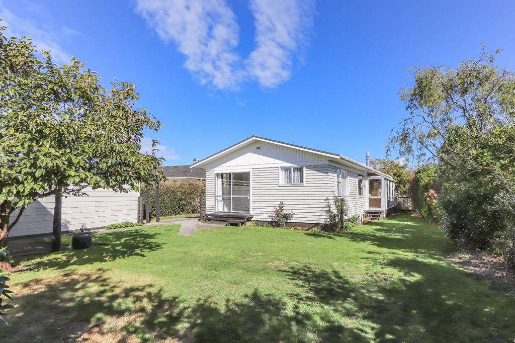 Tidy and Warm 3 Bedroom home 1