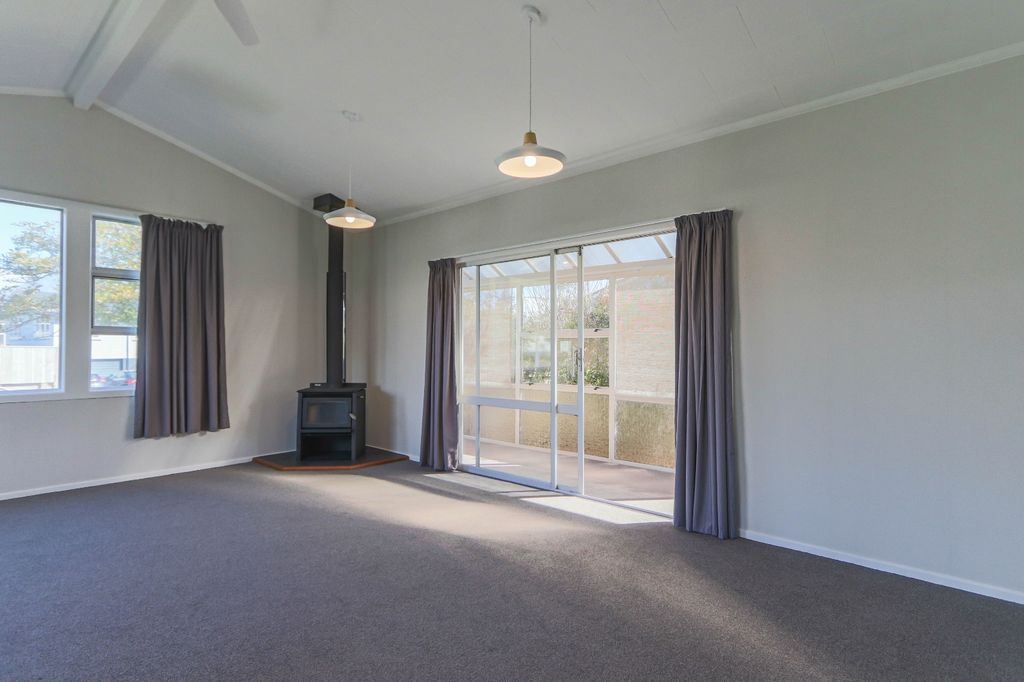 Tidy and Warm 3 Bedroom home 5