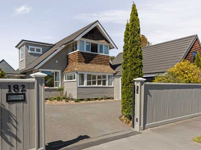 182 Blighs Road, Strowan