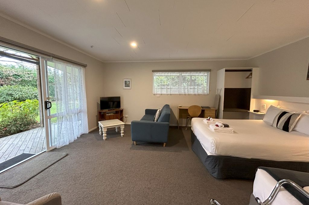 A cosy retreat tucked away from the hustle 3