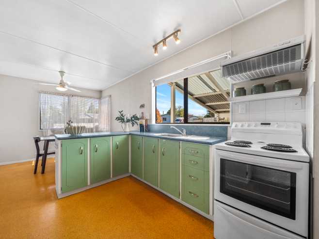 15 Baillie Crescent, Carterton