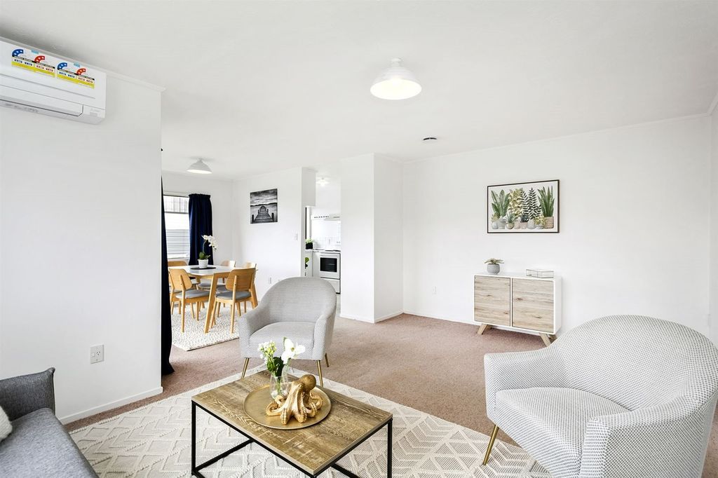 Sunny, Well-Maintained 3-Bedroom Home 3