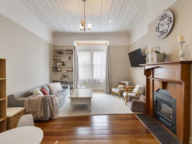 111 Cook Street, West End