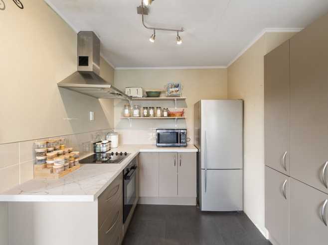 111 Cook Street, West End