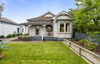 111 Cook Street, West End