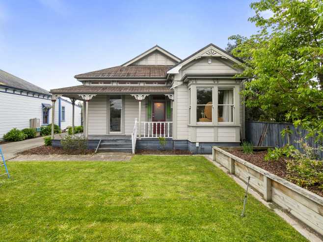 111 Cook Street, West End