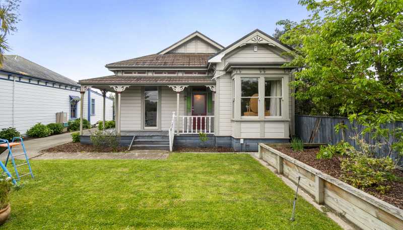 111 Cook Street, West End
