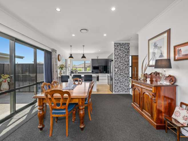 20 Corsair Crescent, Burleigh