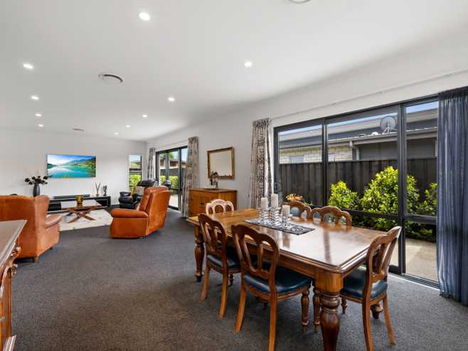 20 Corsair Crescent, Burleigh