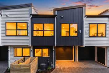 6/114 Don Buck Road, Massey