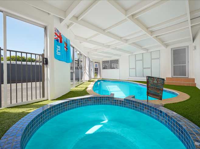 12 Knox Road, Swanson