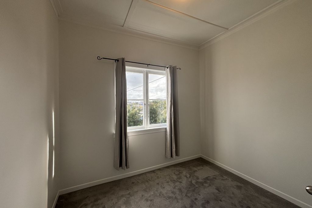 Newly Renovated 2 Bedroom Duplex 5