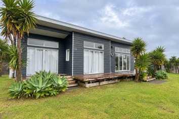 112 Karo Drive, Matarangi