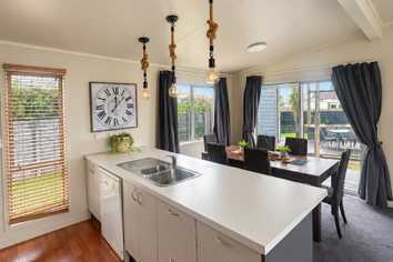 112 Karo Drive, Matarangi