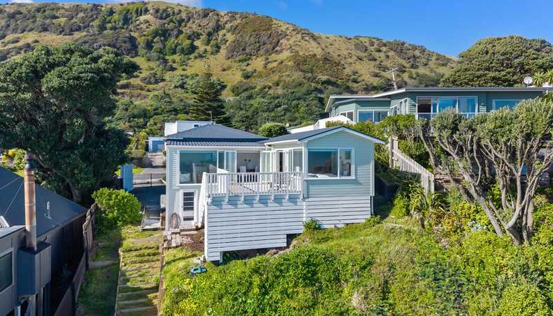 86 Ames Street, Paekakariki