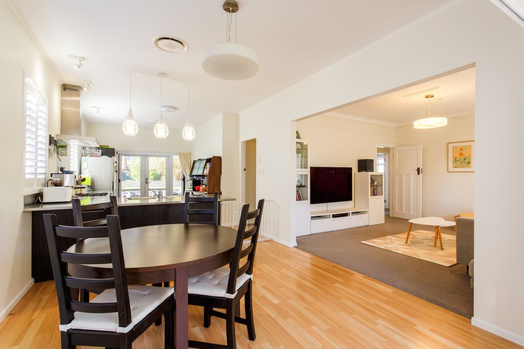 2 Berwick Grove, Seatoun 4