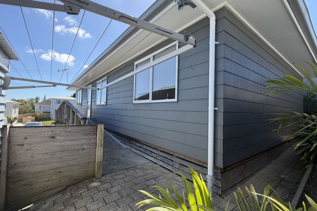 Family Home in Handy Location 2