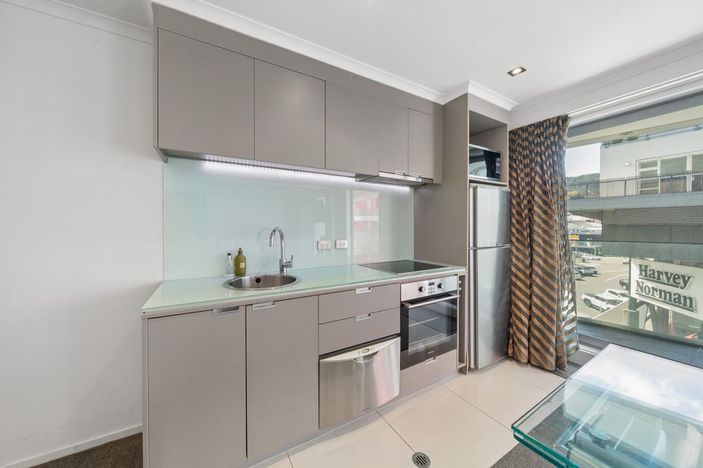 52m² front-facing studio apartment with balcony 1