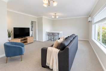2/399 Blockhouse Bay Road, Avondale