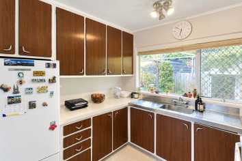 2/399 Blockhouse Bay Road, Avondale