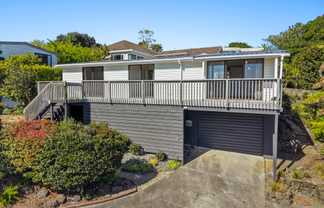 2/32 Kenneth Hopper Place, Manly