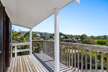 2/32 Kenneth Hopper Place, Manly