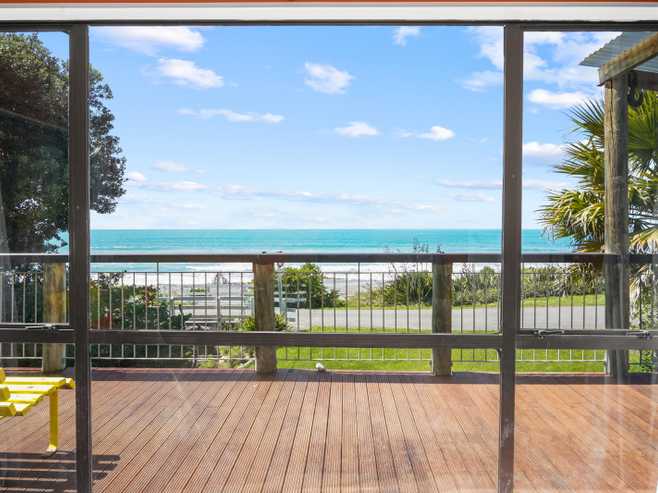 10 Cathedral Road, Gore Bay