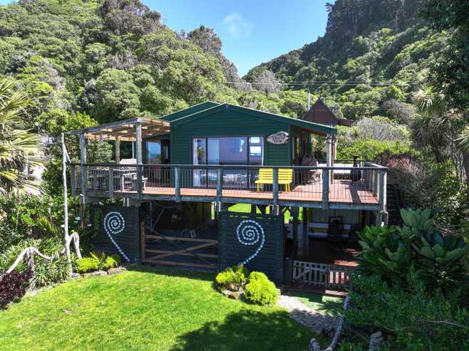 10 Cathedral Road, Gore Bay