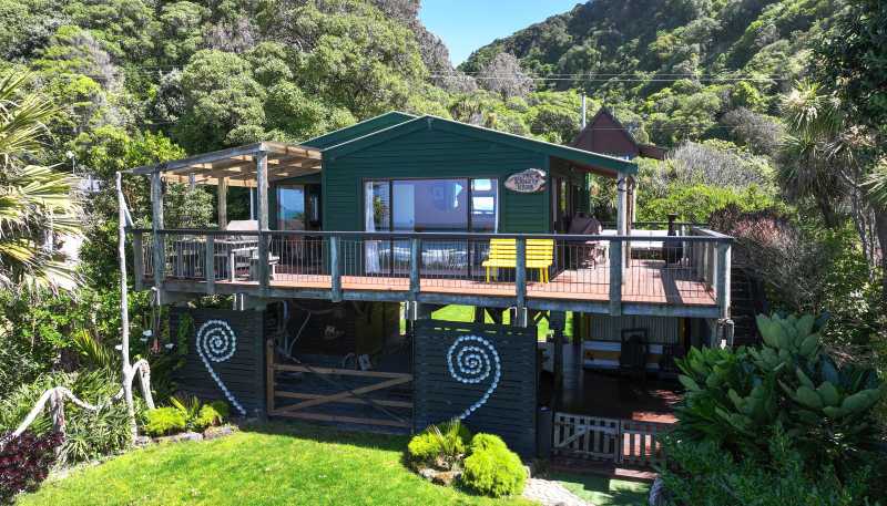 10 Cathedral Road, Gore Bay