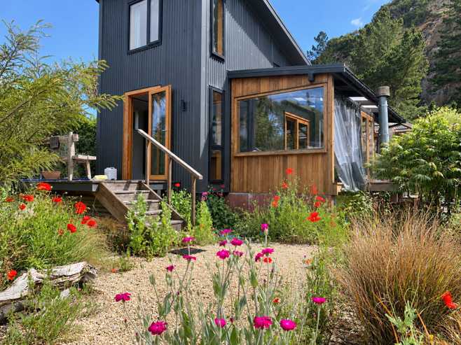 8 Beach Road, Purakaunui