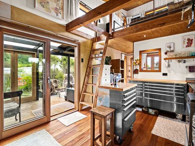 8 Beach Road, Purakaunui