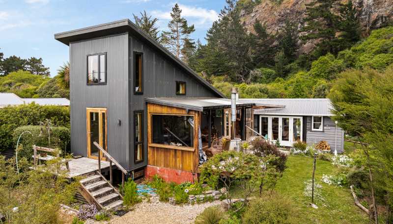 8 Beach Road, Purakaunui