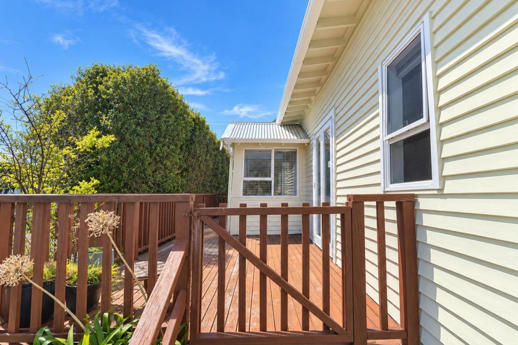 Character Bungalow in a Fantastic Central Location 3