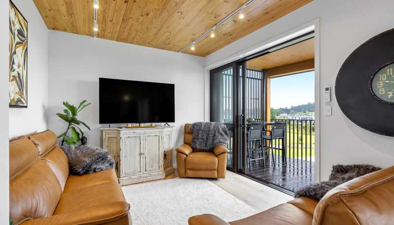 9/40 Waiparaheka Drive, Milldale