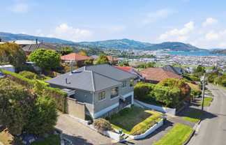 76 Middleton Road, Kew