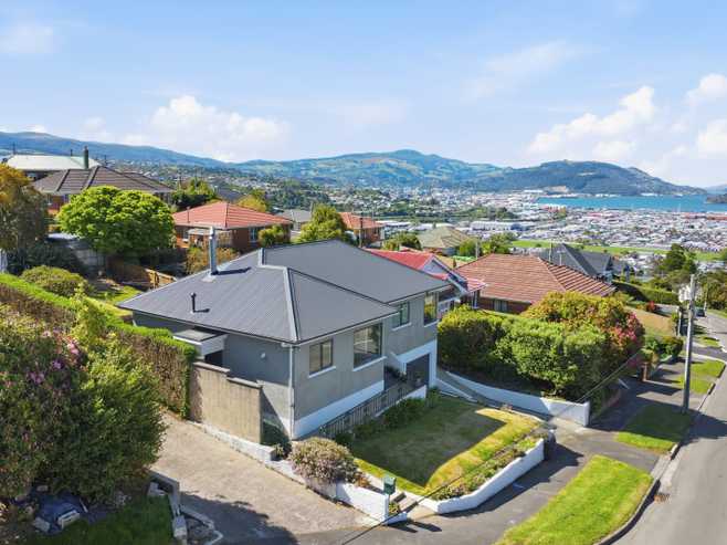 76 Middleton Road, Kew
