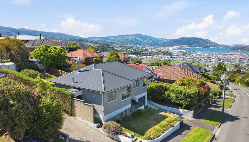 76 Middleton Road, Kew
