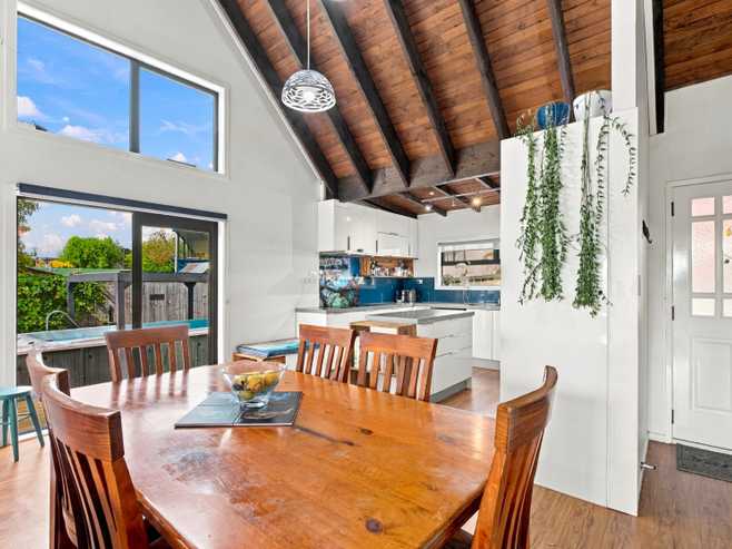 10 Lochinvar Place, Hairini