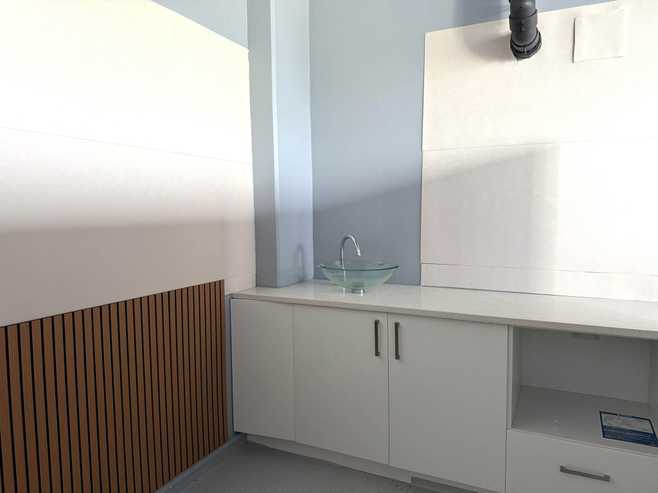 MODERN 64M² RETAIL / OFFICE SPACE IN ALBANY
