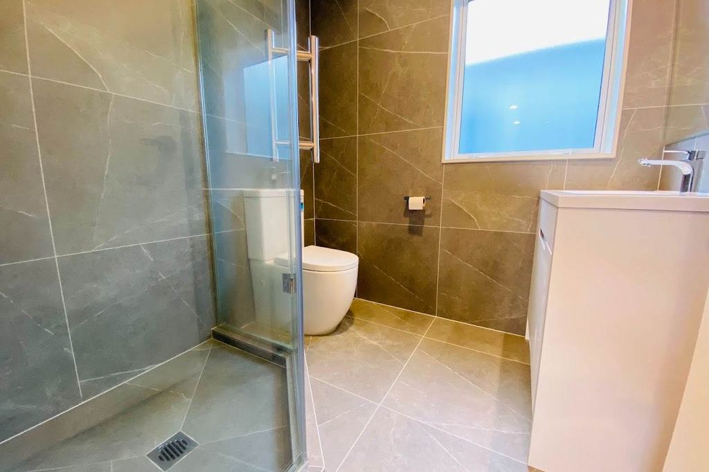 Fantastic Location - Close to Tamaoho School! 4