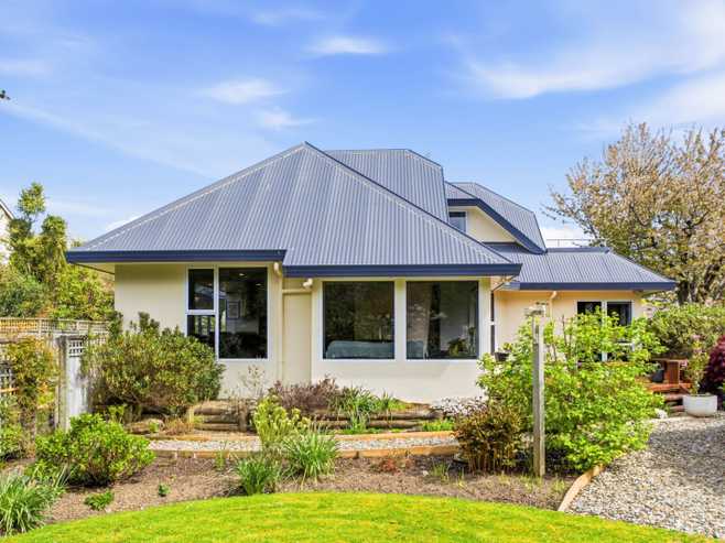 221 Helensburgh Road, Wakari
