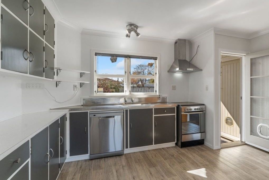 55 Karaka Crescent, Levin 3