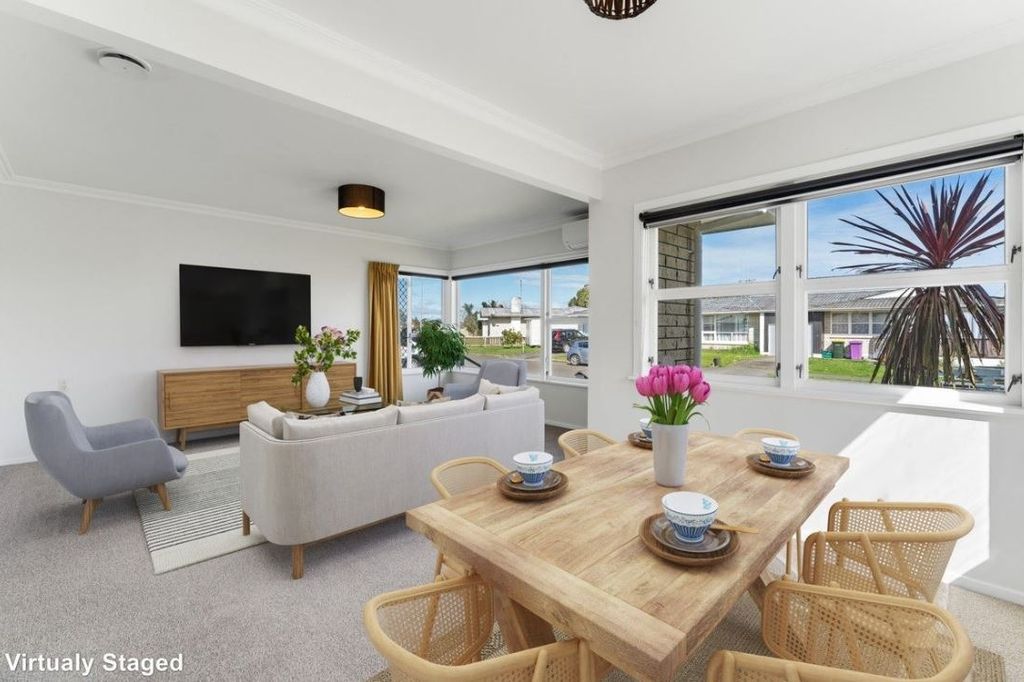 55 Karaka Crescent, Levin 4
