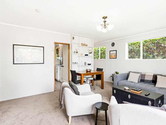18D Garfield Ave, Roslyn