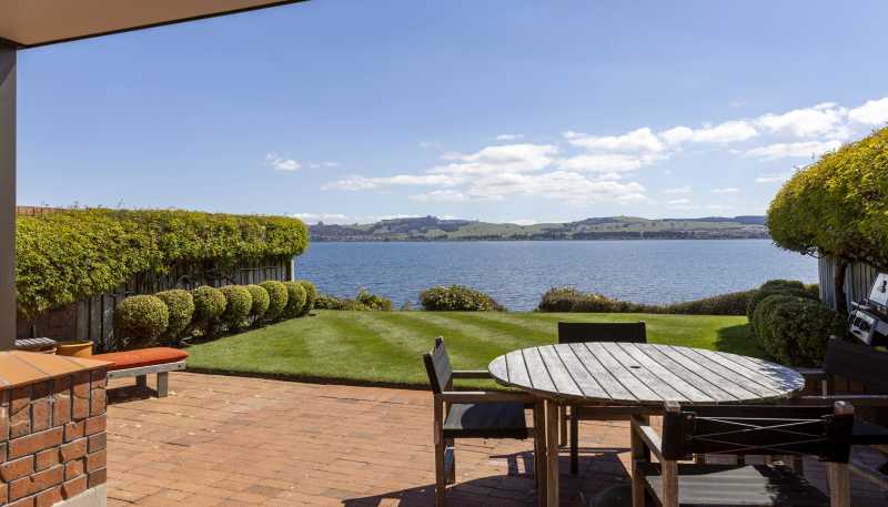 4/287 Lake Terrace, Two Mile Bay