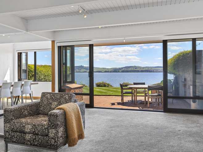 4/287 Lake Terrace, Two Mile Bay