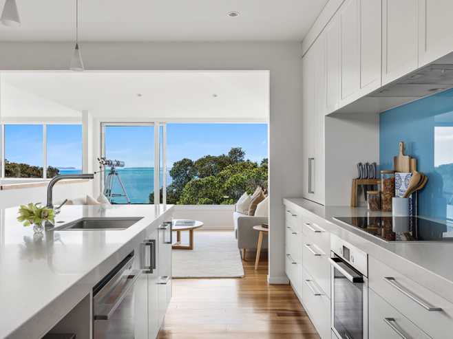 25 Whitby Crescent, Mairangi Bay