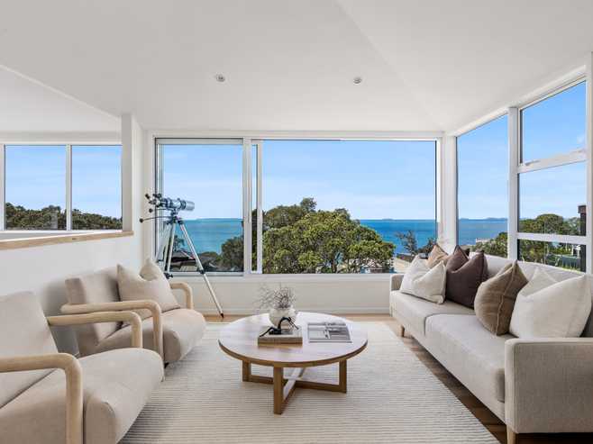 25 Whitby Crescent, Mairangi Bay